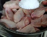 Foto del paso 2 de la receta: Arroz con pollo (alitas)