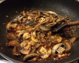 Karfiolos- gombás csirkemáj recept fázis 2 fotója