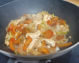 Foto del paso 3 de la receta: Pollo al wok rápido y fácil