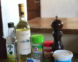 Foto del paso 1 de la receta: Pasta con langostinos 🍤 al ajillo 🧄