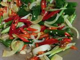 Ayam tumis daun pre