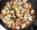 Foto del paso 4 de la receta: Calabaza en salsa de tomate