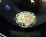 Foto langkah ke 4 dari resep Tumis Bunga Pepaya.