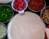 Foto langkah ke 2 dari resep Pizza Simple dan Lezatos.
