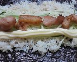 Hình bước làm 2 của món Cơm cuộn thịt vai nướng