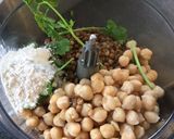 A picture of step 3 of Chickpea and lentil burger.