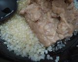 Foto del paso 3 de la receta: Frijoles refritos con cebolla
