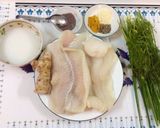 Hình bước làm 1 của món Cá Ba Sa nghệ xào thì là