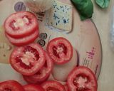 Foto del paso 1 de la receta: Caprese 🇮🇹 tomate, mozzarella, albahaca y AOVE 🇮🇹