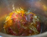 Une image de l'étape 3 de « One pot » merguez et chou braisé.