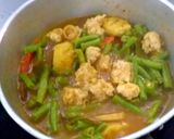 รูปขั้นตอนการทำที่ 7 ของ แกงกะทิไก่สับถั่วฝักยาว