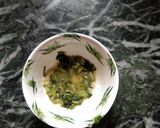 A picture of step 2 of Chilli garlic lachha paratha.