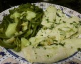 Foto del paso 3 de la receta Filetes de merluza macerados y judías verdes con patata rehogadas