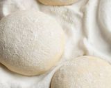صورة لخطوة 1 من وصفة عجينة فطائر أو خبز للسندويشات