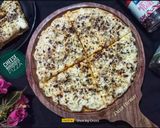 A picture of step 4 of Classic Cheese Margherita Pizza.