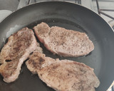 Foto del paso 2 de la receta: Lomo de cerdo con salsa bechamel