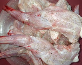 Foto del paso 1 de la receta: Paletillas de conejo en salsa 😋 😋