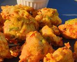 A picture of step 4 of Moong daal pakora.