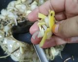 Gambar langkah 3 resipi Nasi goreng kampung.