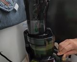 Foto langkah ke 3 dari resep Healthy Slow Juicer : Nanas Pokcoy.
