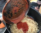 Foto del paso 4 de la receta: Espagueti rojo con queso