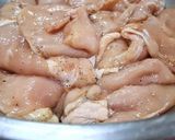 รูปขั้นตอนการทำที่ 1 ของ ยำอกไก่ย่าง