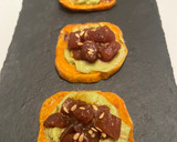 Foto del paso 5 de la receta: Montaditos de boniato con aguacate y atún