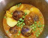 A picture of step 6 of Stuffed aloo baigan.
