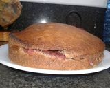 Foto del paso 5 de la receta: Browniecoco relleno de mermelada de fresa con cobertura de choco