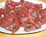 Foto del paso 1 de la receta: Lomo saltado con brócoli y pimiento morrón rojo