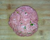 Foto del passaggio 1 della ricetta Hamburger panato dello zio