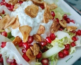 Foto del paso 5 de la receta: Ensalada de escarola con queso cottage y granada
