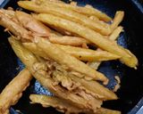 A picture of step 2 of Fries Pakoray.