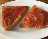 Foto del paso 1 de la receta: Tuesta de queso de oveja con espárragos al aceite de trufa