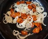 Cukkini lepény kolbásszal sajttal🧅🧀🥒 recept fázis 2 fotója