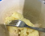Foto langkah ke 2 dari resep Donat Kentang lembut dan praktis.