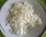 Foto del paso 2 de la receta: Tortilla de patata con cebolla
