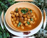 A picture of step 6 of Chhole Masala.