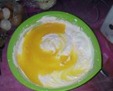 Foto langkah ke 6 dari resep Bolu Nutrijell strawberry Baking Pan.
