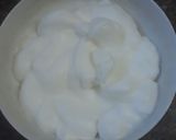 Foto langkah ke 3 dari resep Cheesy Fluffy Omelette.