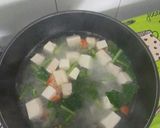 Foto langkah ke 3 dari resep Sayur Bening Sawi Hijau Tahu.