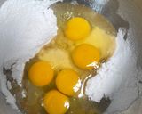 Foto langkah ke 4 dari resep Marmer Cake Pak Sahak 5 Telur Metode All in One, Panggang Oven.