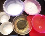 Foto langkah ke 1 dari resep Red velvet cake putih telur au bain marie.