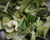 Foto langkah ke 1 dari resep Tumis Pakcoy Tahu Simple.