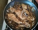Foto del paso 3 de la receta: Pollo encebollado con Maggie