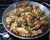 Foto del paso 1 de la receta: Arroz de pollo y ternera con verduras