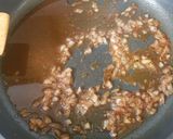 Foto del paso 4 de la receta: Filete de trucha asalmonada con salsa de chile seco y pepitas