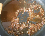 Foto del paso 4 de la receta: Filete de trucha asalmonada con salsa de chile seco y pepitas