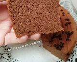 Foto langkah ke 2 dari resep Banana chocolate Chiffon Cake.