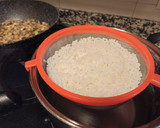 Foto del paso 1 de la receta: Huevo frito con bacon, arroz y tomate con hortalizas